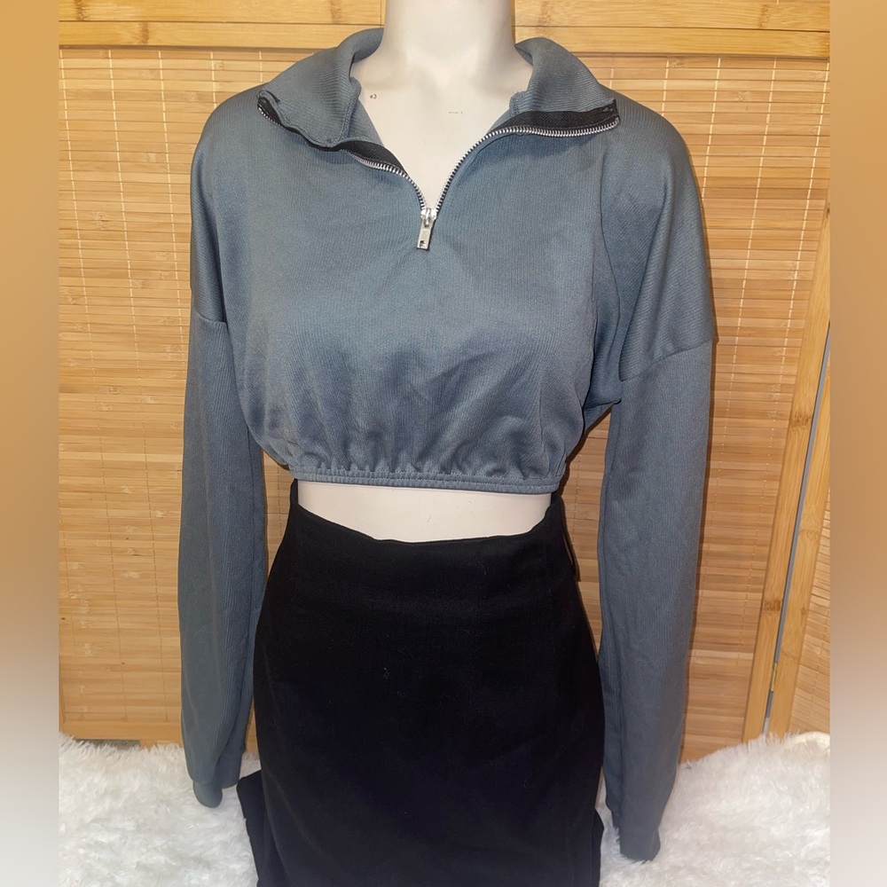 PrettyLittleThing cropped quarter-zip long sleeve top shirt woman’s Small EUC